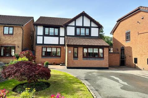 4 bedroom detached house for sale