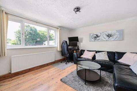 1 bedroom maisonette for sale