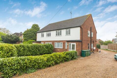 Chertsey Road, Ashford, TW15 2 bed maisonette for sale