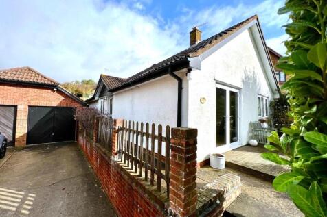 HYTHE 3 bed detached bungalow for sale