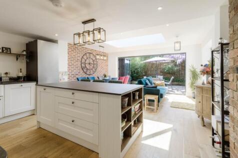 Bletchley Road, Milton Keynes MK5 4 bed end of terrace house for sale