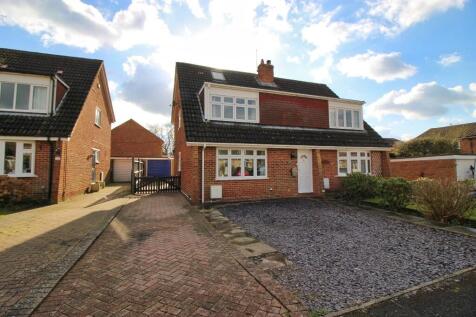 4 bedroom semi-detached house for sale