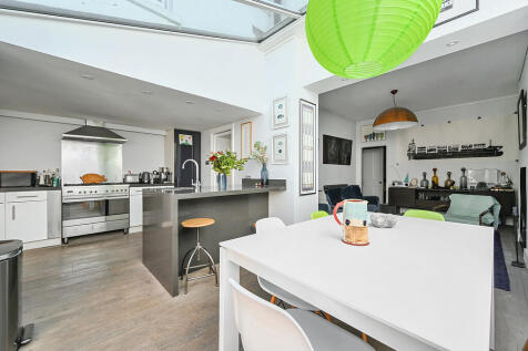 4 bedroom terraced house for sale