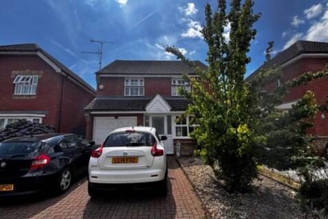 Pinewood, Ipswich 3 bed detached house for sale