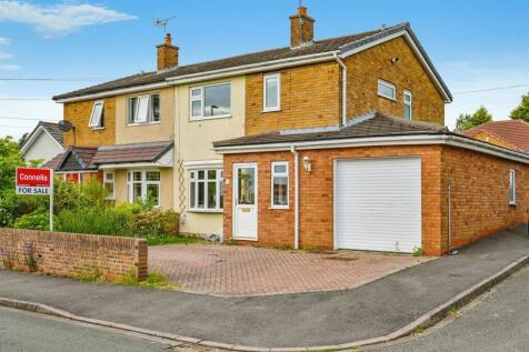 3 bedroom semi-detached house for sale