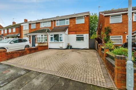 3 bedroom semi-detached house for sale