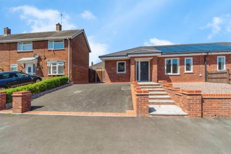 2 bedroom semi-detached bungalow for sale