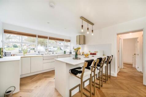 The Hall, London SE3 2 bed flat for sale