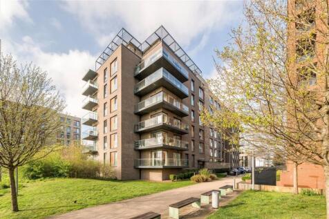 Saundby Lane, London SE3 2 bed flat for sale