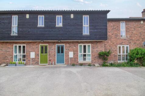 3 bedroom town house for sale