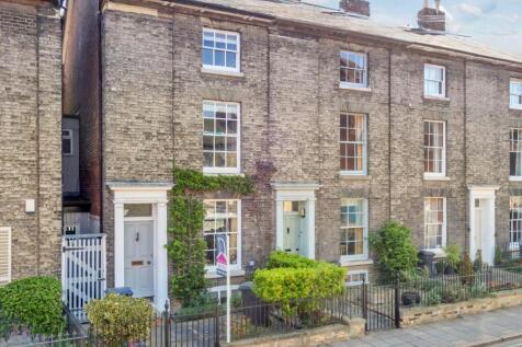 4 bedroom town house for sale