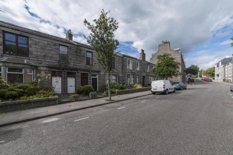 5 bedroom flat for sale