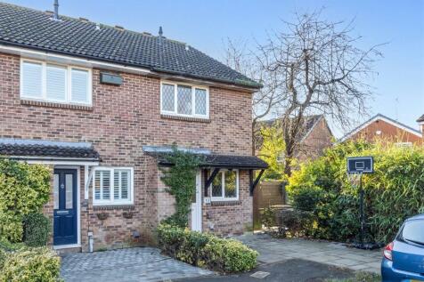 Singleton Road, Horsham RH12 2 bed end of terrace house for sale