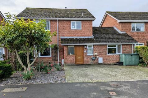 Christie Miller Road, Salisbury... 4 bed link detached house for sale