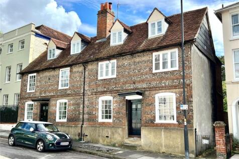 St. Ann Street, Salisbury, Wiltshire... 3 bed semi