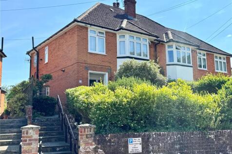 Ayleswade Road, Salisbury, Wiltshire... 3 bed semi