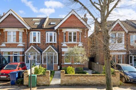 5 bedroom semi-detached house for sale