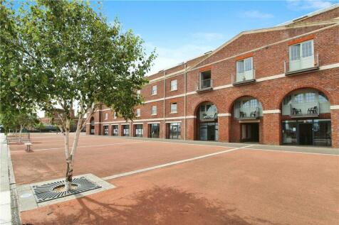 Salt Meat Lane, Gosport, Hampshire 2 bed apartment for sale