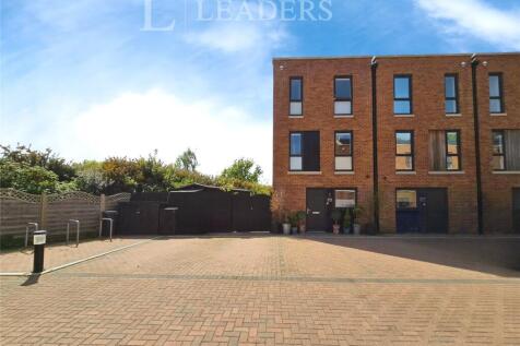 Cartridge Close, Gosport, Hampshire 4 bed house for sale