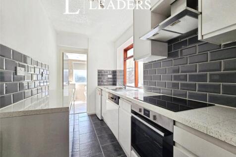 Queens Road, Gosport, Hampshire 4 bed terraced house for sale