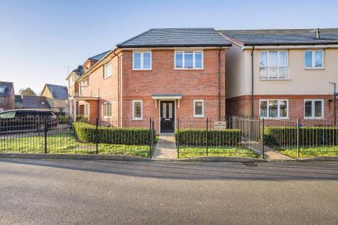 1 bedroom ground floor flat for sale