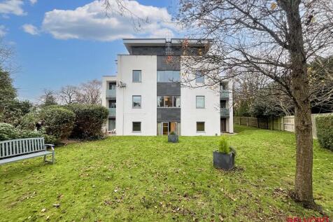 Pittville Circus Road, Cheltenham GL52 2 bed apartment for sale