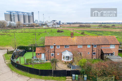 3 bedroom cottage for sale