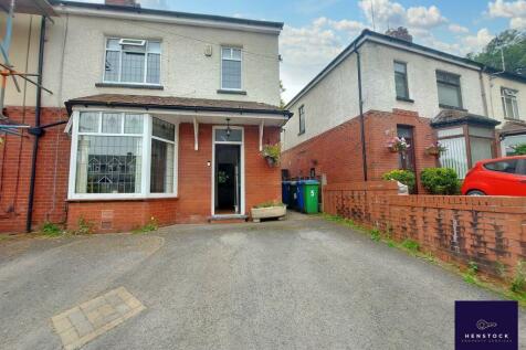 3 bedroom semi-detached house for sale