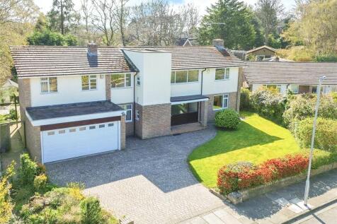 5 bedroom detached house for sale
