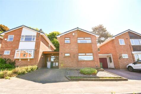 4 bedroom link detached house for sale