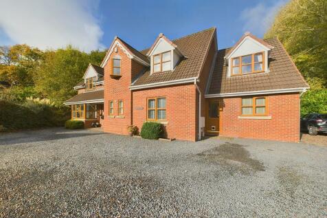 5 bedroom detached house for sale