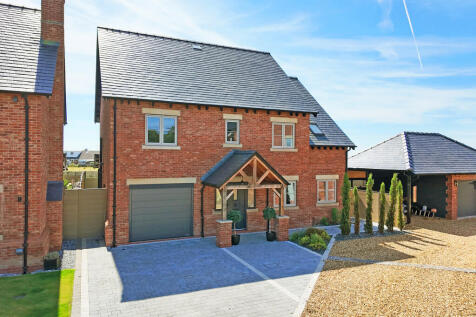 6 bedroom detached house for sale