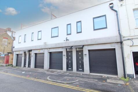 2 bedroom town house for sale