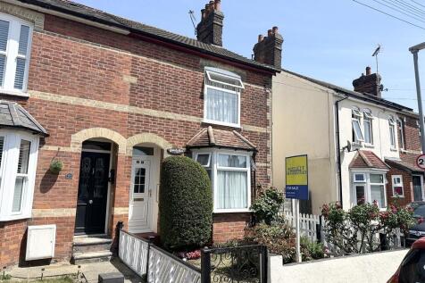 2 bedroom semi-detached house for sale