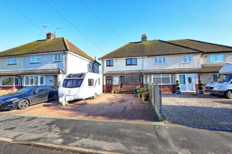 St. Dunstans Road, Hunsdon SG12 3 bed semi