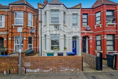 Mora Road, London, NW2 3 bed terraced house for sale