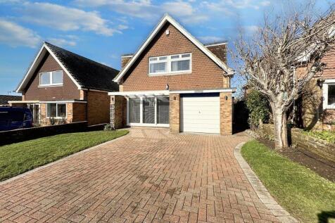 Warren Way, Telscombe Cliffs, BN10 7DL 3 bed detached house for sale