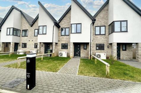 Second Road, Peacehaven, BN10 7JP 3 bed terraced house for sale