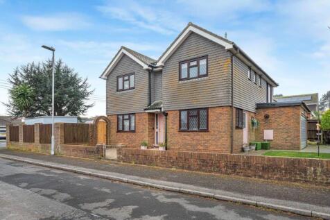 Greenhill Way, Peacehaven, BN10 7UL 4 bed detached house for sale