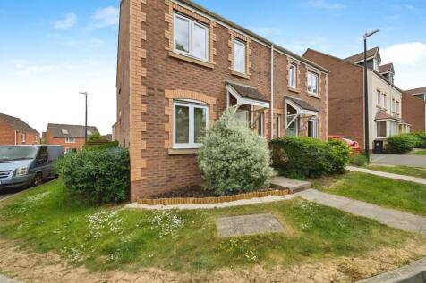 3 bedroom semi-detached house for sale