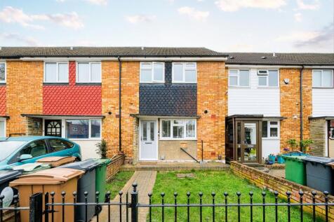 Field Close, Chingford 2 bed house for sale