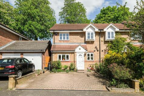 Fieldhouse Close, South Woodford 3 bed property for sale
