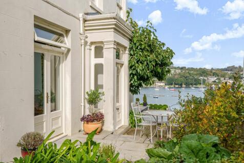 6 bedroom semi-detached house for sale