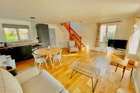 2 bedroom cottage for sale