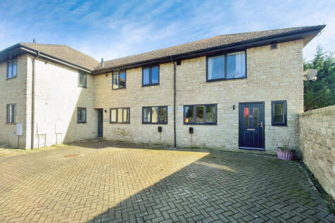 1 Woodstock Road East, Begbroke, OX5 2 bed apartment for sale