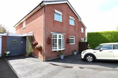 4 bedroom link detached house for sale