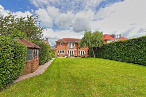 5 bedroom detached house for sale