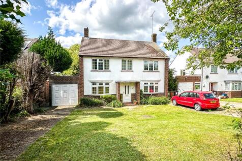 Carrington Avenue, Borehamwood... 3 bed detached house for sale