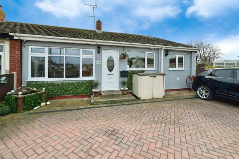 3 bedroom semi-detached bungalow for sale