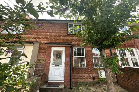 Castillon Road, Catford, London, SE6 3 bed terraced house for sale